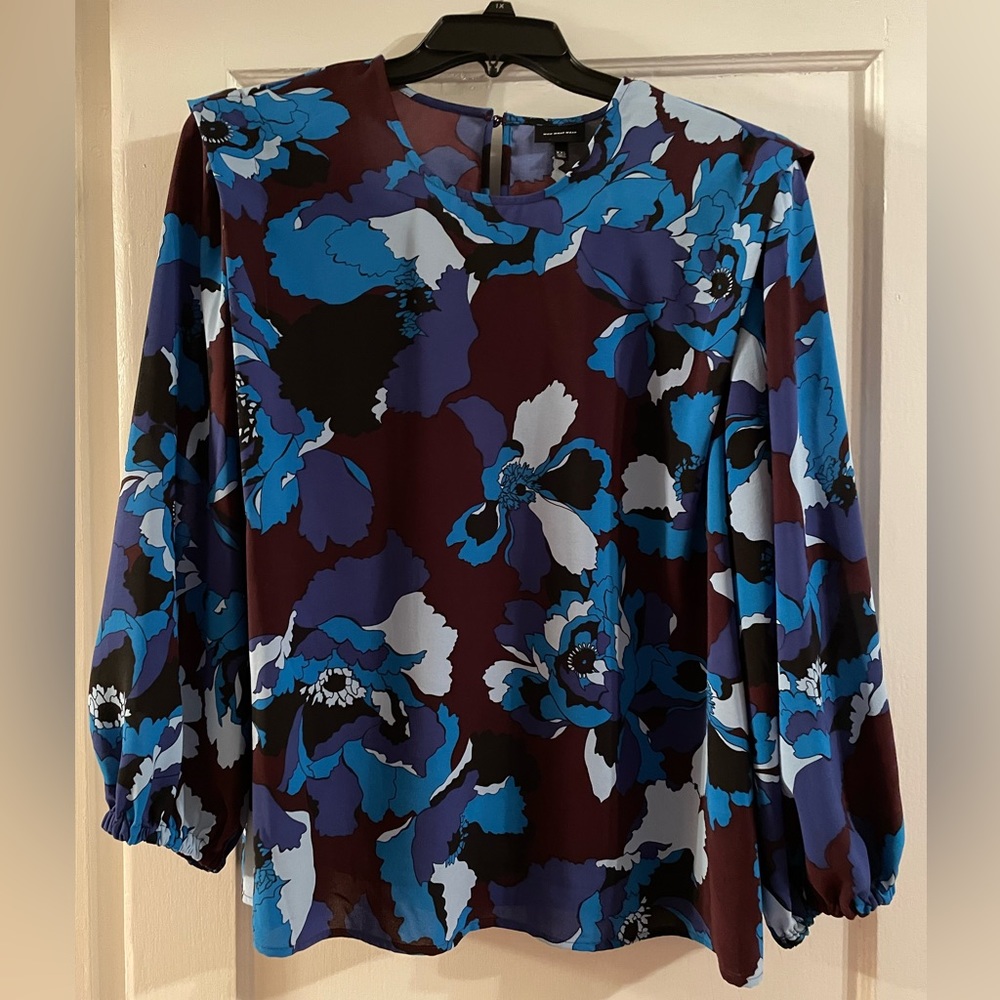 Modern floral long sleeve blouse